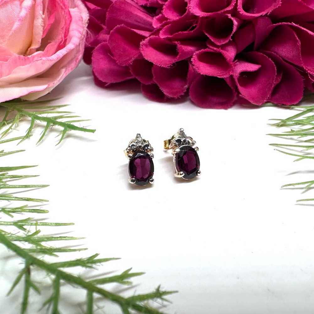 VINTAGE⚜️14K Sterling Garnet Crystal Oval Stud Earrings